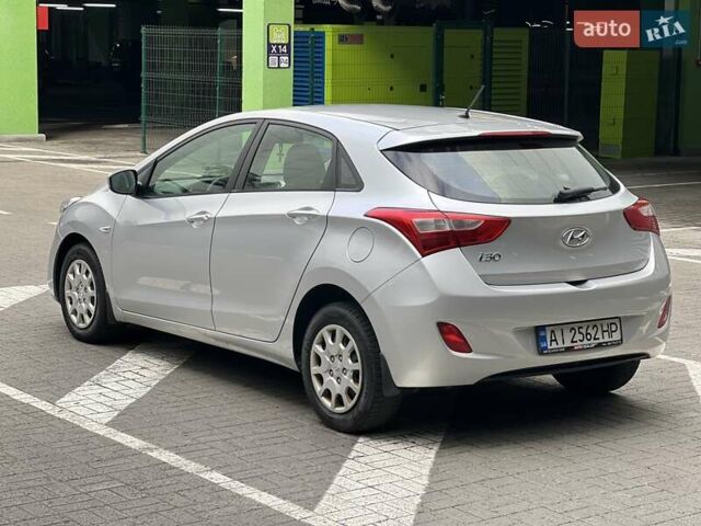 Серый Хендай i30, объемом двигателя 1.4 л и пробегом 203 тыс. км за 8500 $, фото 5 на Automoto.ua