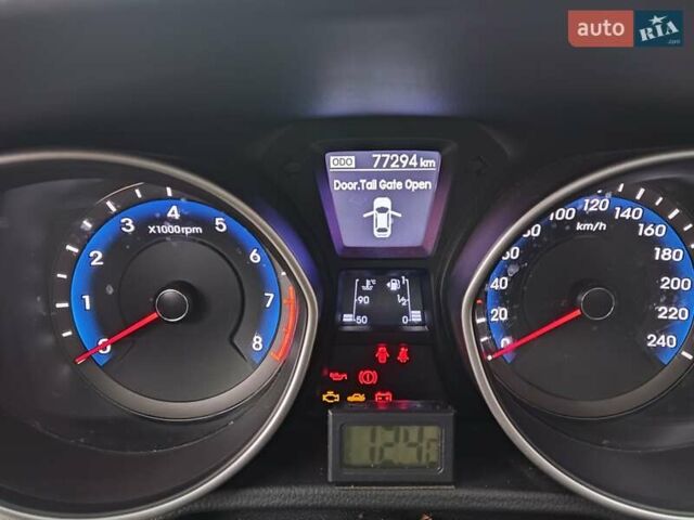 Серый Хендай i30, объемом двигателя 1.4 л и пробегом 77 тыс. км за 9100 $, фото 12 на Automoto.ua