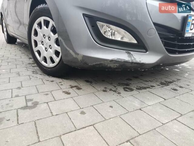 Серый Хендай i30, объемом двигателя 1.4 л и пробегом 77 тыс. км за 9100 $, фото 4 на Automoto.ua