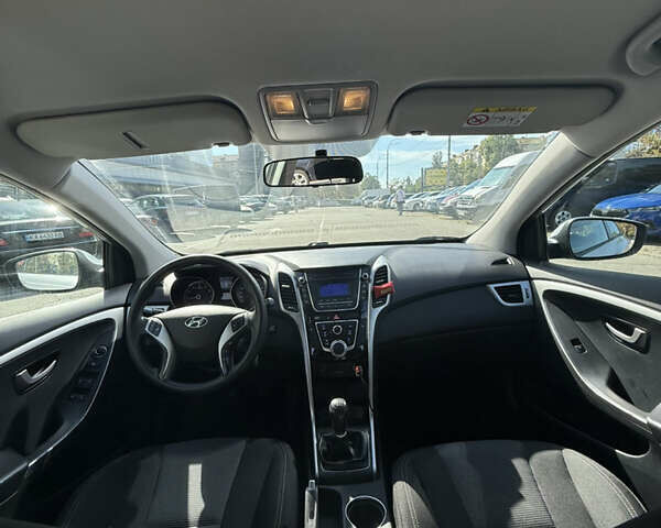 Серый Хендай i30, объемом двигателя 1.4 л и пробегом 254 тыс. км за 7500 $, фото 22 на Automoto.ua