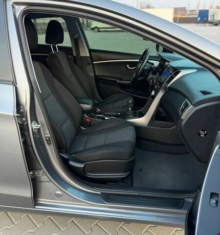 Сірий Хендай i30, об'ємом двигуна 1.4 л та пробігом 212 тис. км за 7300 $, фото 89 на Automoto.ua