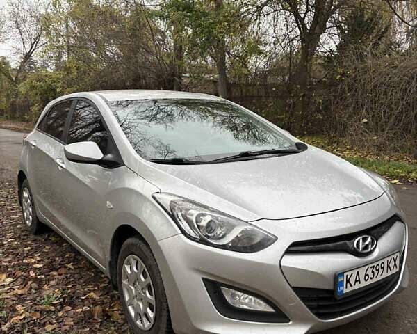 Серый Хендай i30, объемом двигателя 1.4 л и пробегом 161 тыс. км за 6900 $, фото 5 на Automoto.ua