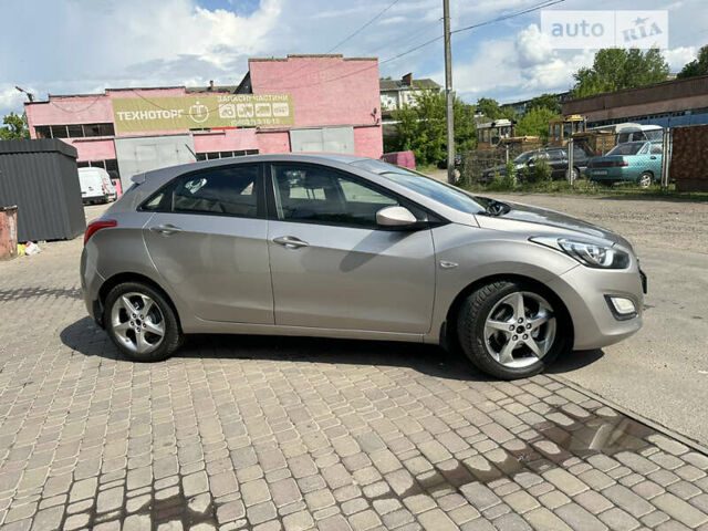 Сірий Хендай i30, об'ємом двигуна 1.4 л та пробігом 207 тис. км за 8999 $, фото 5 на Automoto.ua