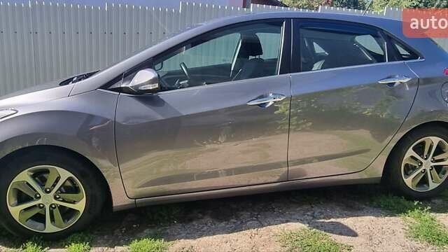 Серый Хендай i30, объемом двигателя 1.6 л и пробегом 160 тыс. км за 12500 $, фото 5 на Automoto.ua