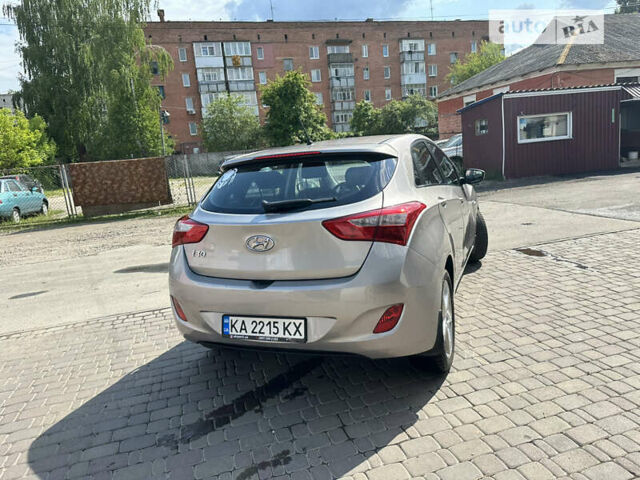 Сірий Хендай i30, об'ємом двигуна 1.4 л та пробігом 207 тис. км за 8999 $, фото 9 на Automoto.ua