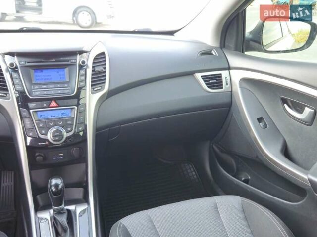 Серый Хендай i30, объемом двигателя 1.59 л и пробегом 83 тыс. км за 13500 $, фото 23 на Automoto.ua