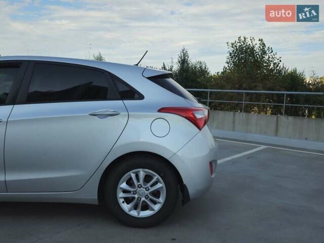 Серый Хендай i30, объемом двигателя 1.59 л и пробегом 83 тыс. км за 13500 $, фото 8 на Automoto.ua