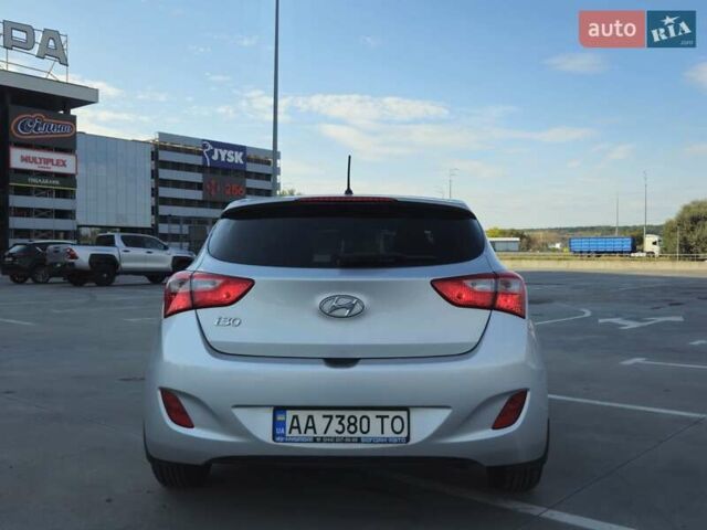 Серый Хендай i30, объемом двигателя 1.59 л и пробегом 83 тыс. км за 13500 $, фото 9 на Automoto.ua