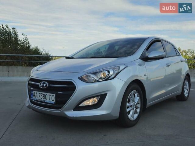 Серый Хендай i30, объемом двигателя 1.59 л и пробегом 83 тыс. км за 13500 $, фото 6 на Automoto.ua