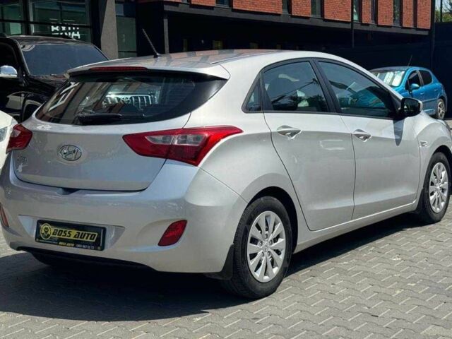 Сірий Хендай i30, об'ємом двигуна 1.4 л та пробігом 124 тис. км за 9700 $, фото 5 на Automoto.ua