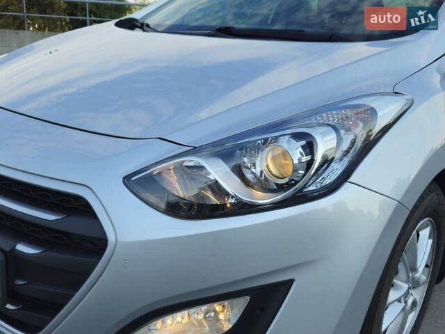 Серый Хендай i30, объемом двигателя 1.59 л и пробегом 83 тыс. км за 13500 $, фото 4 на Automoto.ua