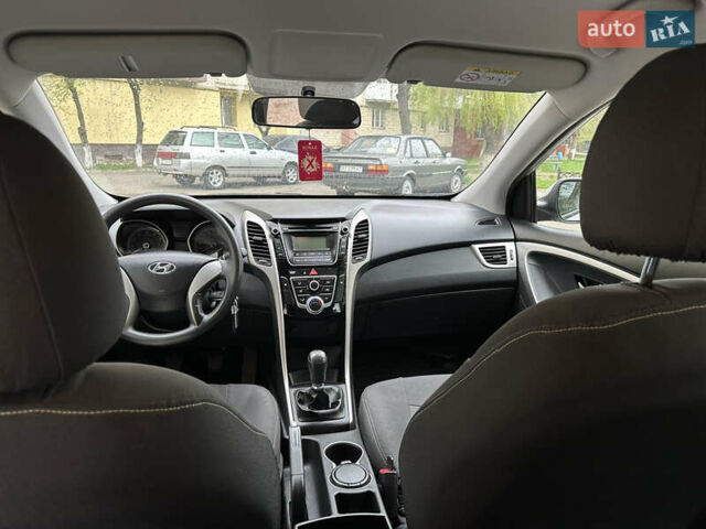 Серый Хендай i30, объемом двигателя 1.37 л и пробегом 130 тыс. км за 8800 $, фото 26 на Automoto.ua