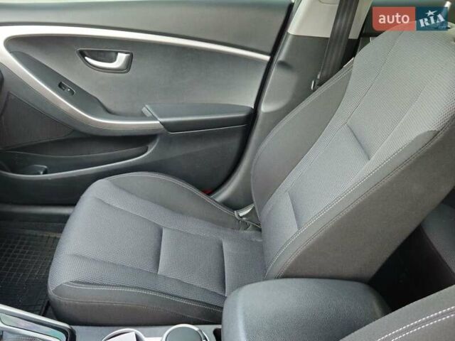 Серый Хендай i30, объемом двигателя 1.59 л и пробегом 83 тыс. км за 13500 $, фото 19 на Automoto.ua