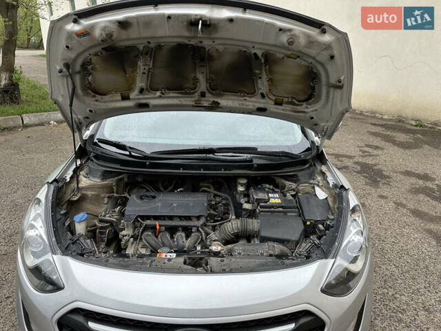 Серый Хендай i30, объемом двигателя 1.37 л и пробегом 130 тыс. км за 8800 $, фото 16 на Automoto.ua