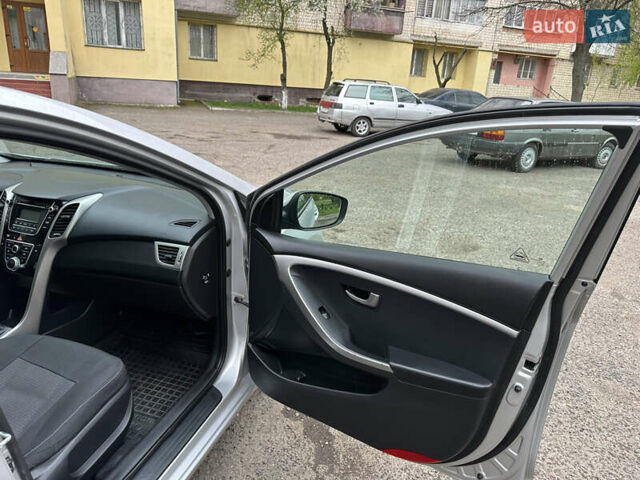 Серый Хендай i30, объемом двигателя 1.37 л и пробегом 130 тыс. км за 8800 $, фото 24 на Automoto.ua