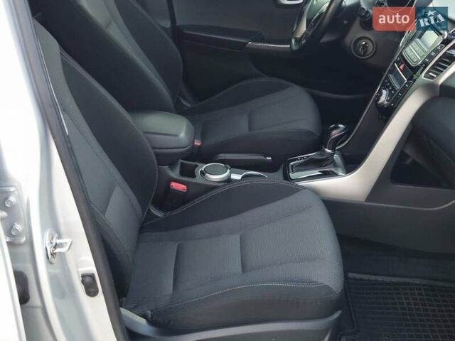 Серый Хендай i30, объемом двигателя 1.59 л и пробегом 83 тыс. км за 13500 $, фото 29 на Automoto.ua