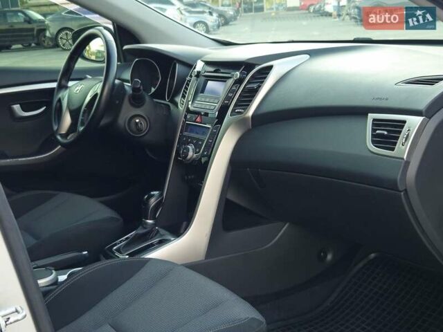 Серый Хендай i30, объемом двигателя 1.59 л и пробегом 83 тыс. км за 13500 $, фото 31 на Automoto.ua