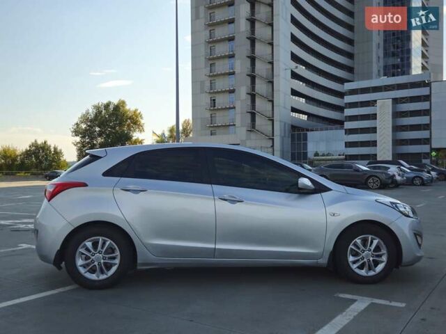 Серый Хендай i30, объемом двигателя 1.59 л и пробегом 83 тыс. км за 13500 $, фото 12 на Automoto.ua