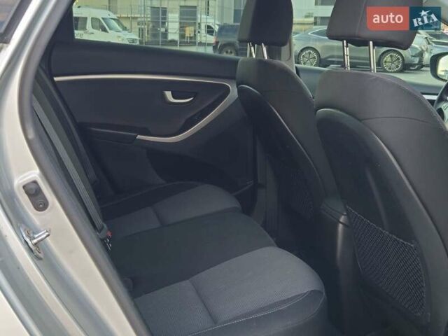 Серый Хендай i30, объемом двигателя 1.59 л и пробегом 83 тыс. км за 13500 $, фото 27 на Automoto.ua