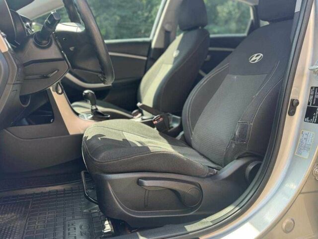 Сірий Хендай i30, об'ємом двигуна 1.4 л та пробігом 124 тис. км за 9700 $, фото 8 на Automoto.ua