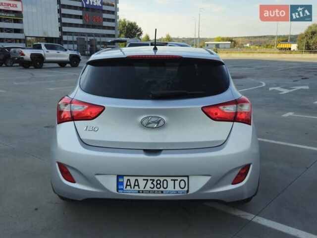Серый Хендай i30, объемом двигателя 1.59 л и пробегом 83 тыс. км за 13500 $, фото 7 на Automoto.ua