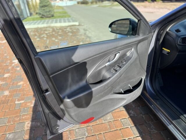 Серый Хендай i30, объемом двигателя 2 л и пробегом 89 тыс. км за 13100 $, фото 11 на Automoto.ua