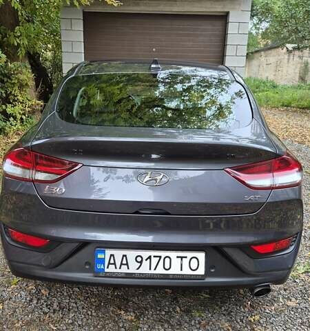 Серый Хендай i30, объемом двигателя 1.35 л и пробегом 124 тыс. км за 14500 $, фото 3 на Automoto.ua