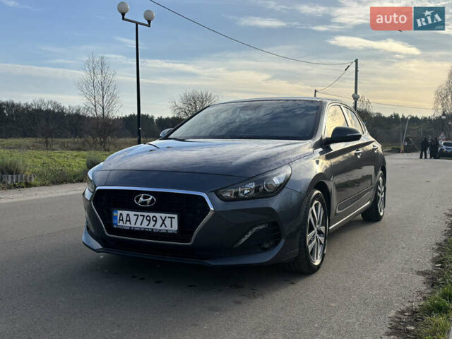 Сірий Хендай i30, об'ємом двигуна 1.35 л та пробігом 71 тис. км за 17000 $, фото 2 на Automoto.ua
