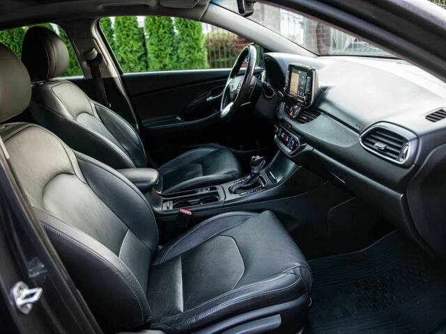 Серый Хендай i30, объемом двигателя 1.4 л и пробегом 30 тыс. км за 5599 $, фото 11 на Automoto.ua