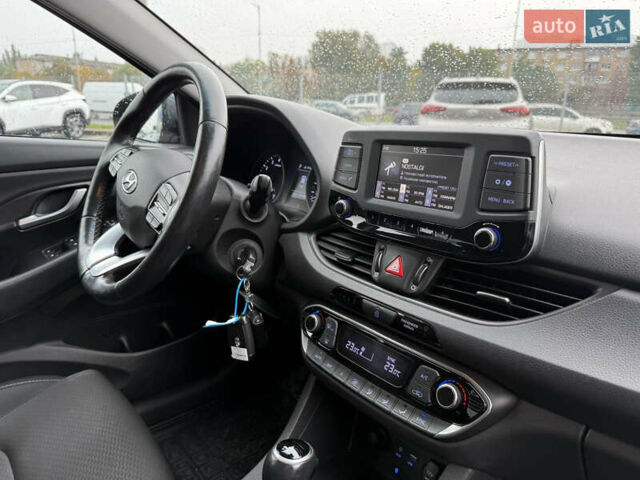 Серый Хендай i30, объемом двигателя 1.59 л и пробегом 196 тыс. км за 13700 $, фото 10 на Automoto.ua