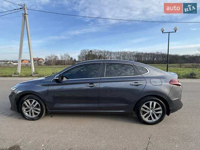 Сірий Хендай i30, об'ємом двигуна 1.35 л та пробігом 71 тис. км за 17000 $, фото 7 на Automoto.ua