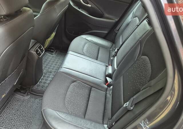 Серый Хендай i30, объемом двигателя 1.35 л и пробегом 124 тыс. км за 14500 $, фото 12 на Automoto.ua