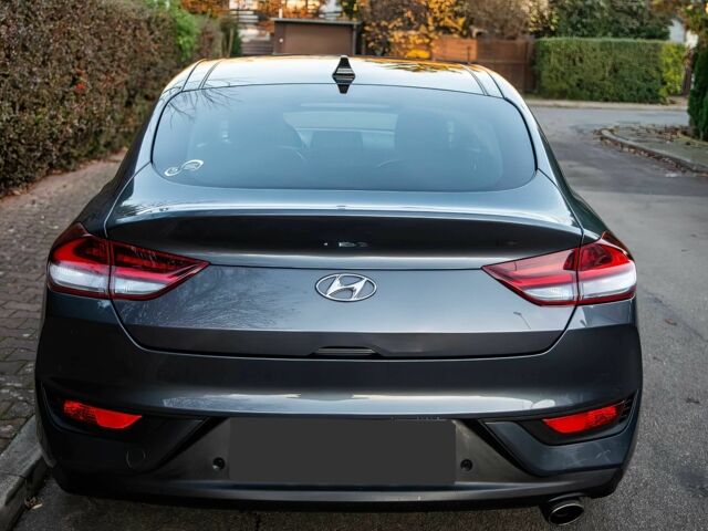 Серый Хендай i30, объемом двигателя 1.4 л и пробегом 30 тыс. км за 5599 $, фото 5 на Automoto.ua