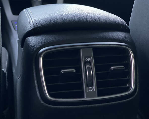 Серый Хендай i30, объемом двигателя 1.59 л и пробегом 27 тыс. км за 15900 $, фото 19 на Automoto.ua