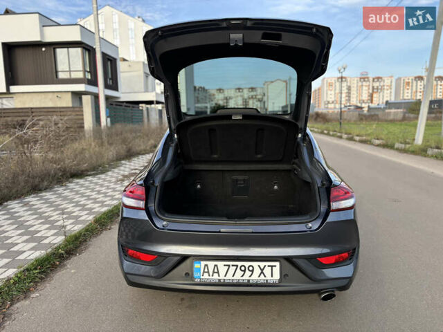 Сірий Хендай i30, об'ємом двигуна 1.35 л та пробігом 71 тис. км за 17000 $, фото 8 на Automoto.ua