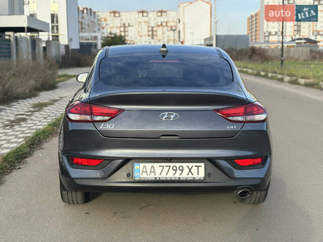 Сірий Хендай i30, об'ємом двигуна 1.35 л та пробігом 71 тис. км за 17000 $, фото 3 на Automoto.ua