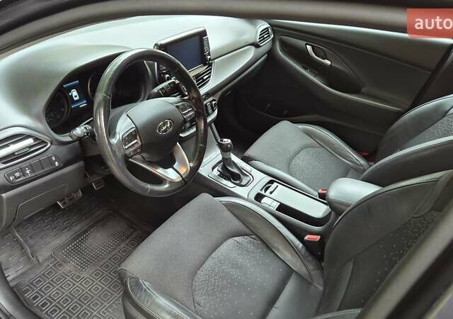 Серый Хендай i30, объемом двигателя 1.35 л и пробегом 124 тыс. км за 14500 $, фото 11 на Automoto.ua