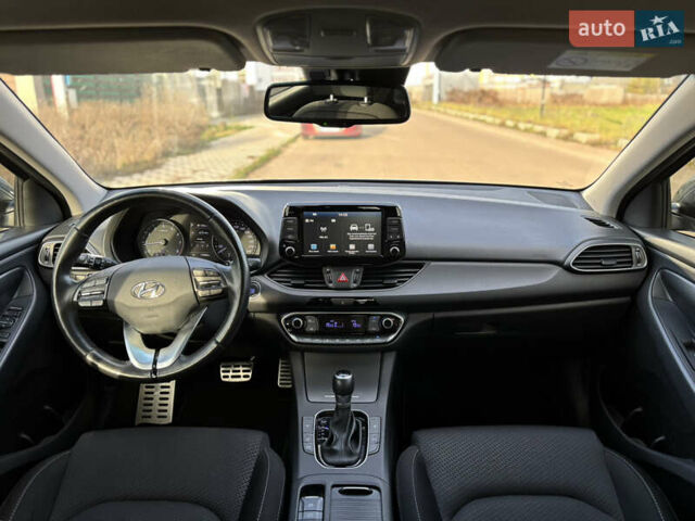 Сірий Хендай i30, об'ємом двигуна 1.35 л та пробігом 71 тис. км за 17000 $, фото 11 на Automoto.ua