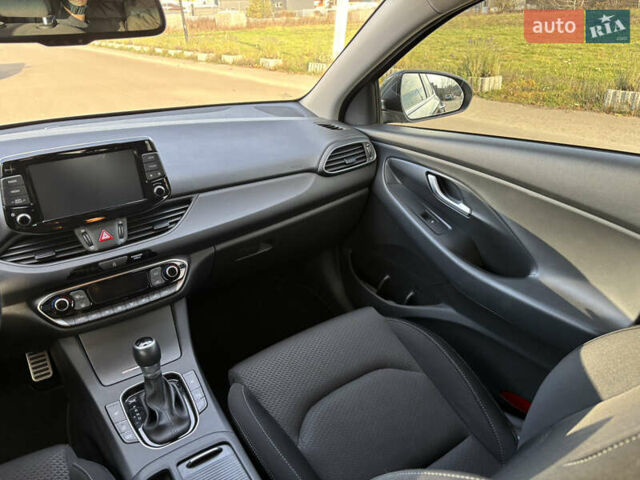 Сірий Хендай i30, об'ємом двигуна 1.35 л та пробігом 71 тис. км за 17000 $, фото 13 на Automoto.ua