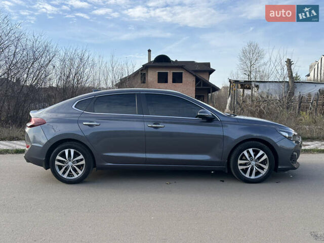 Сірий Хендай i30, об'ємом двигуна 1.35 л та пробігом 71 тис. км за 17000 $, фото 6 на Automoto.ua