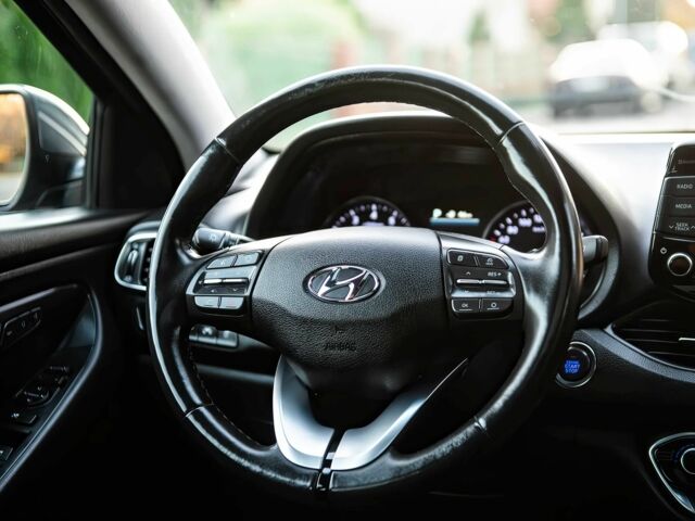 Серый Хендай i30, объемом двигателя 1.4 л и пробегом 30 тыс. км за 5599 $, фото 8 на Automoto.ua