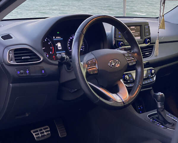 Серый Хендай i30, объемом двигателя 1.59 л и пробегом 27 тыс. км за 15900 $, фото 10 на Automoto.ua