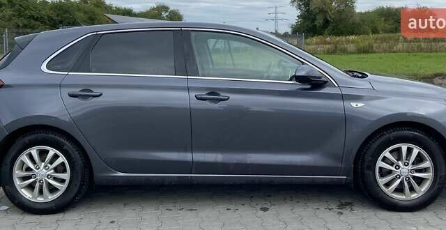 Серый Хендай i30, объемом двигателя 1.37 л и пробегом 83 тыс. км за 12500 $, фото 2 на Automoto.ua