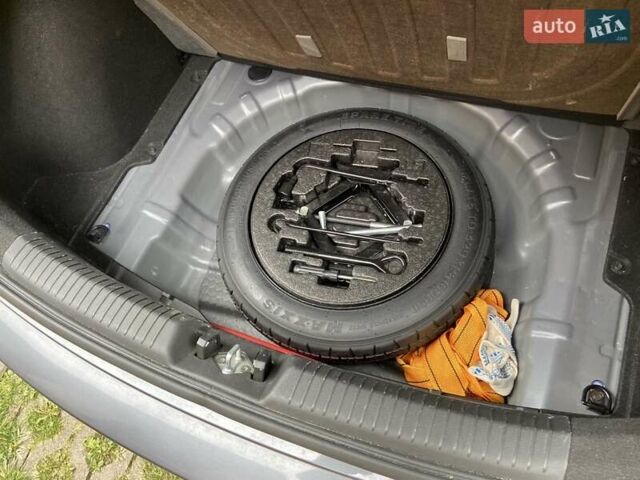 Серый Хендай i30, объемом двигателя 1.37 л и пробегом 83 тыс. км за 12500 $, фото 9 на Automoto.ua