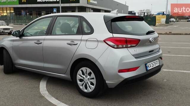 Серый Хендай i30, объемом двигателя 1.5 л и пробегом 50 тыс. км за 15700 $, фото 2 на Automoto.ua