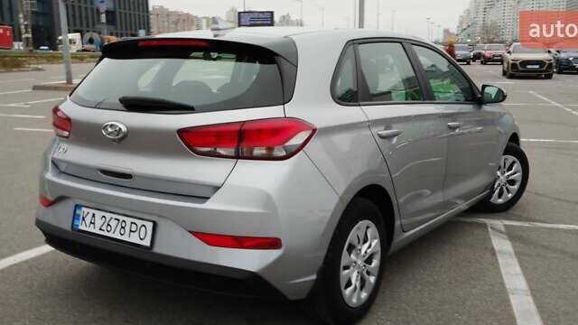 Серый Хендай i30, объемом двигателя 1.5 л и пробегом 50 тыс. км за 15700 $, фото 4 на Automoto.ua