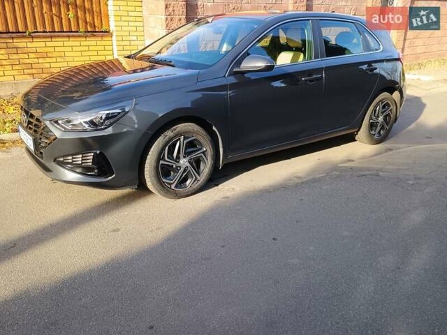 Серый Хендай i30, объемом двигателя 1.5 л и пробегом 81 тыс. км за 16500 $, фото 2 на Automoto.ua