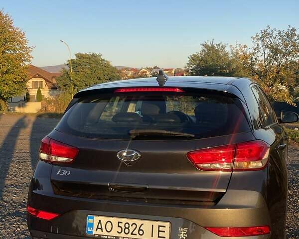 Серый Хендай i30, объемом двигателя 1.5 л и пробегом 72 тыс. км за 17800 $, фото 6 на Automoto.ua