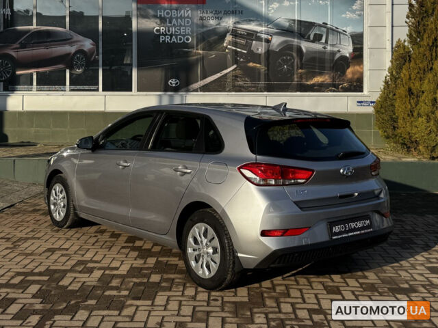 Сірий Хендай i30, об'ємом двигуна 1.5 л та пробігом 76 тис. км за 17062 $, фото 6 на Automoto.ua