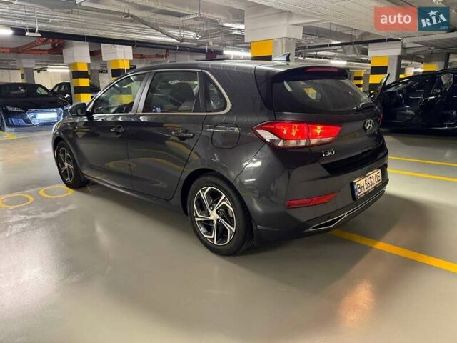 Серый Хендай i30, объемом двигателя 1.5 л и пробегом 41 тыс. км за 19500 $, фото 2 на Automoto.ua